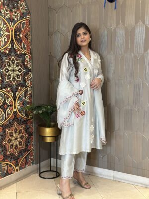 Bleu de Fleur Embroidered Set